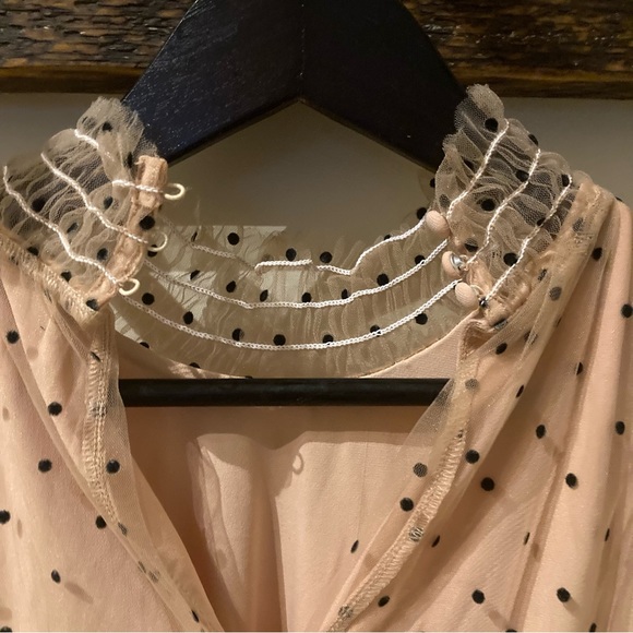 Banana Republic pink sleeveless blouse with polka dot overlay (S) - Picture 6 of 7